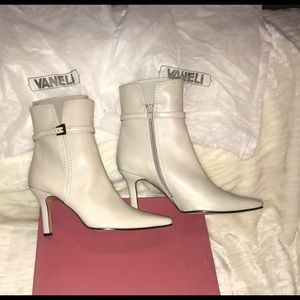 SALE! NIB! Vaneli Bone Leather Ankle Boots